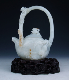 白玉籽《提梁壺》